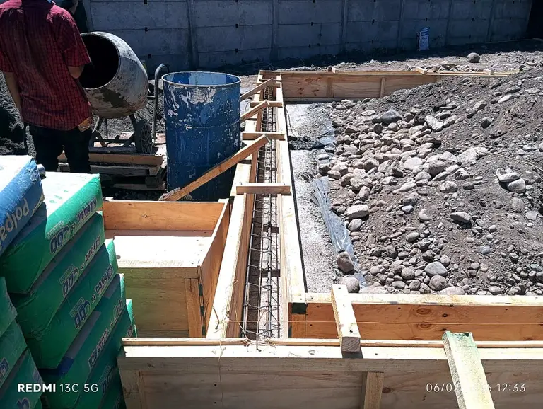 Radier y pavimento exterior ejecutados por Construcasa